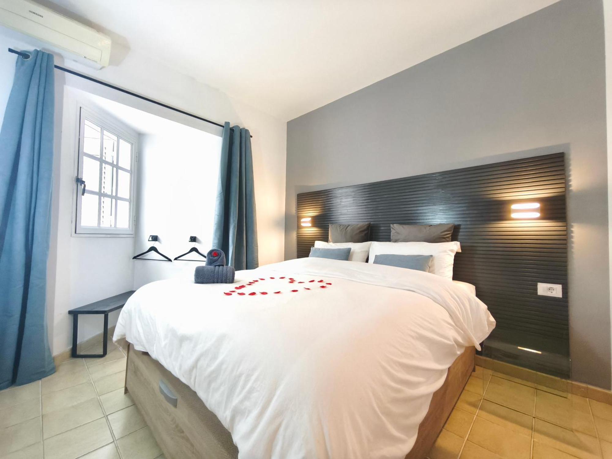 Hébergement de vacances Pamro - Jaccuzi - Fitness Area - Free Wifi - Pool - Modern & Comfortable - Sunnygolf