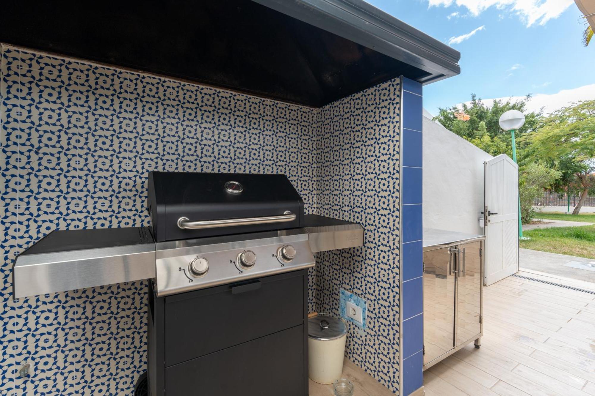 Pamro - Jaccuzi - Fitness Area - Free Wifi - Pool - Modern & Comfortable - Sunnygolf Ferienhaus