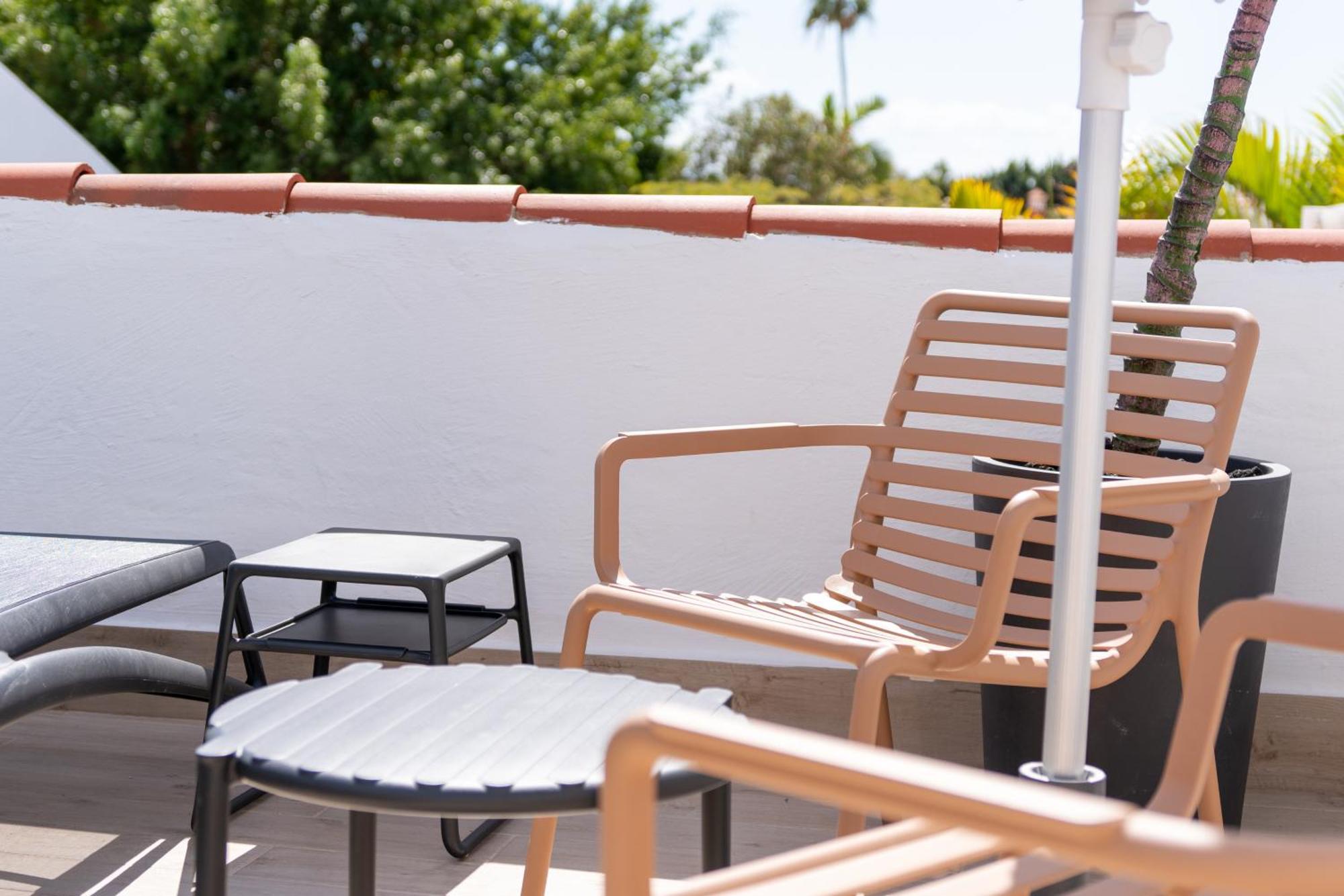 Pamro - Jaccuzi - Fitness Area - Free Wifi - Pool - Modern & Comfortable - Sunnygolf Hébergement de vacances *