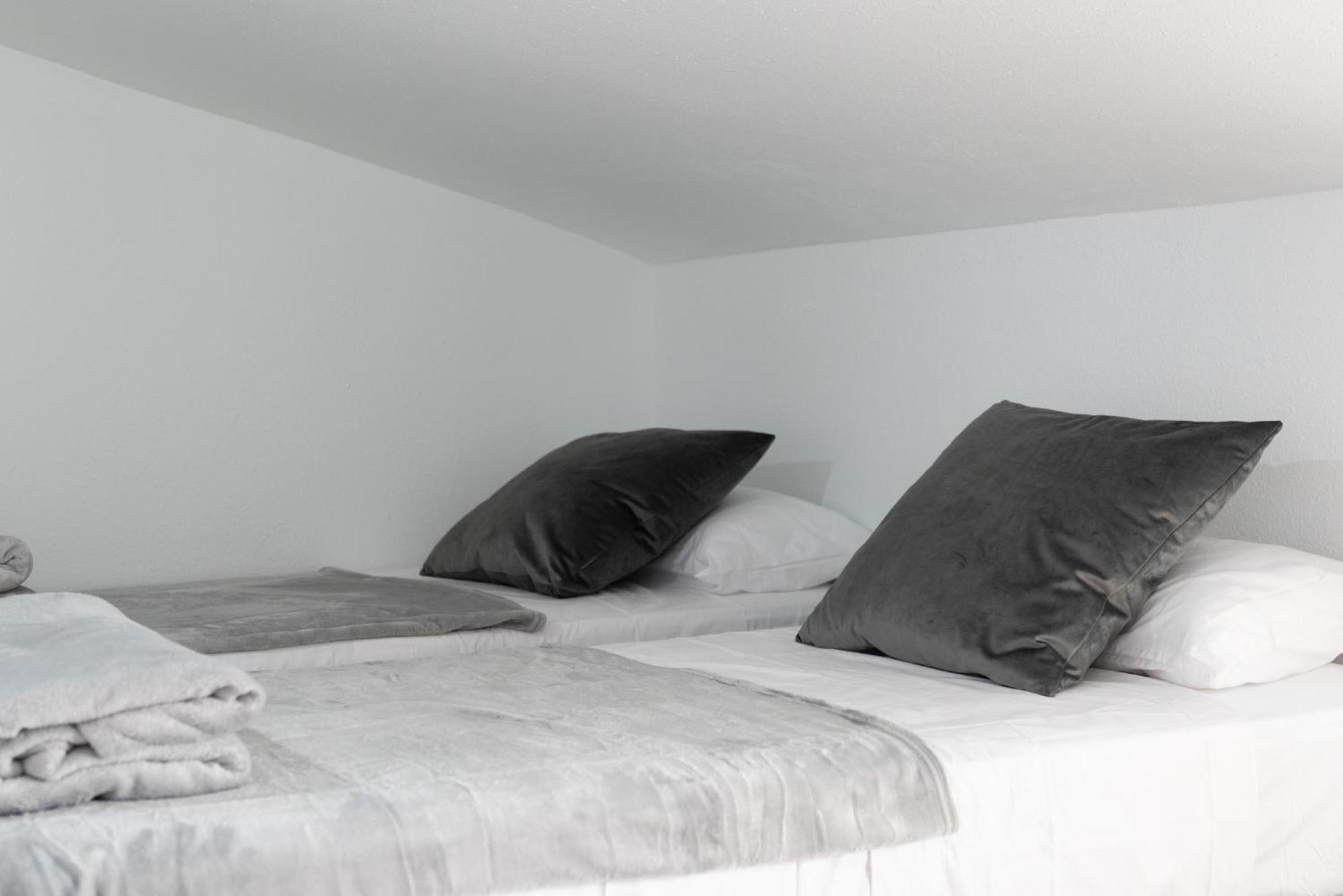 Pamro - Jaccuzi - Fitness Area - Free Wifi - Pool - Modern & Comfortable - Sunnygolf Hébergement de vacances