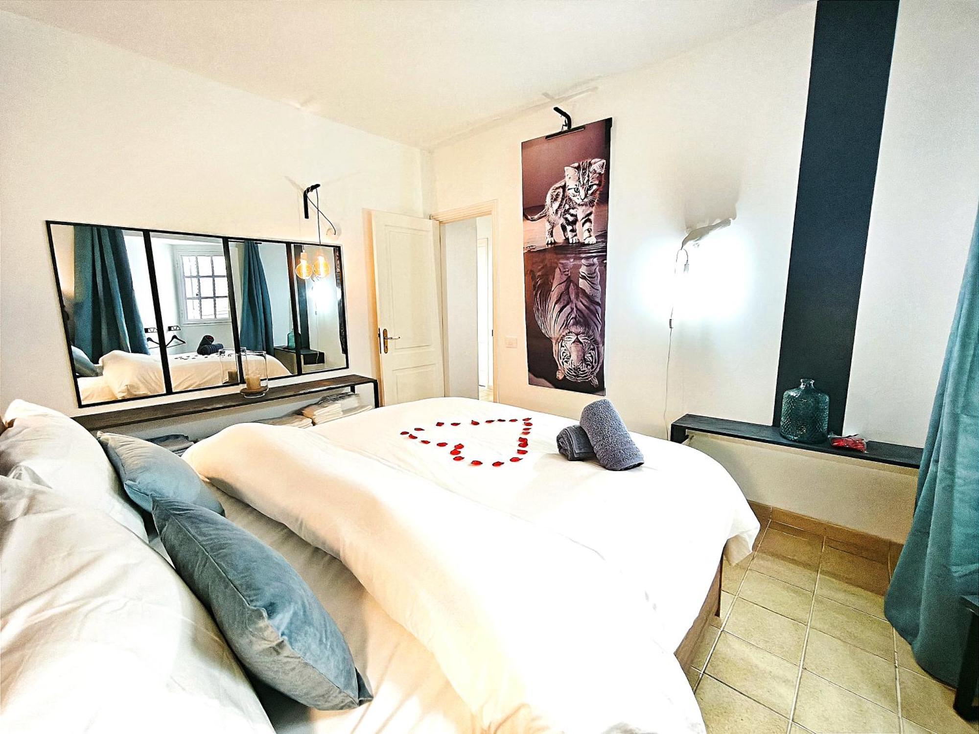 Pamro - Jaccuzi - Fitness Area - Free Wifi - Pool - Modern & Comfortable - Sunnygolf *
